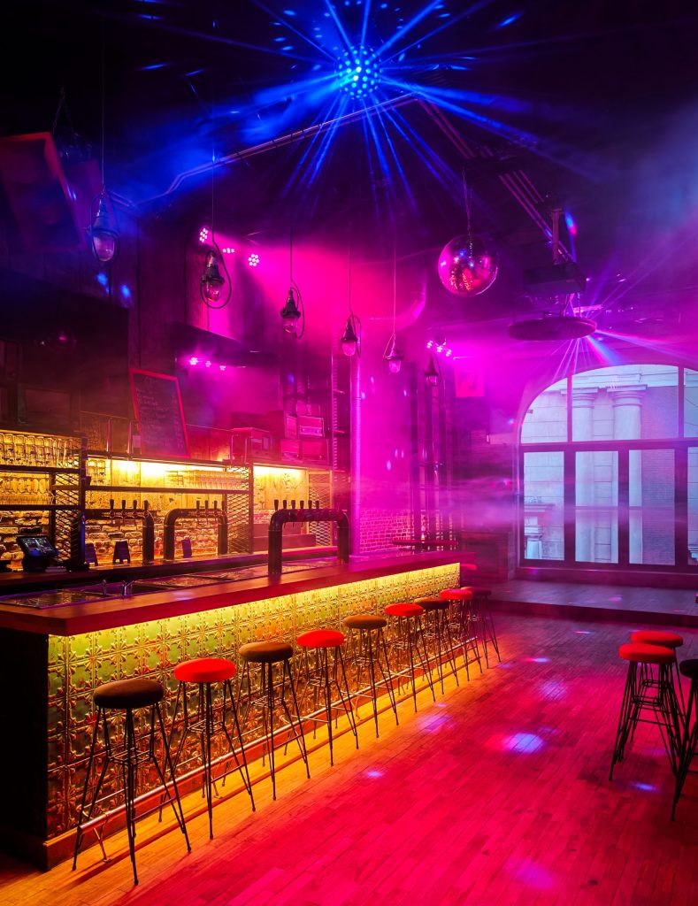 Feestlocatie in Breda met bar en feestverlichting bij Crafft Breda